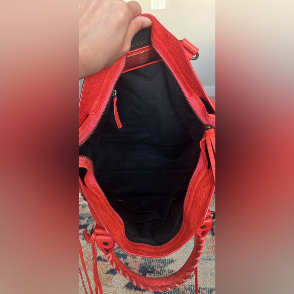 Authentic BALENCIAGA Classic City Bag - Coral Pink / Orange Lambskin Leather - Picture 7 of 8